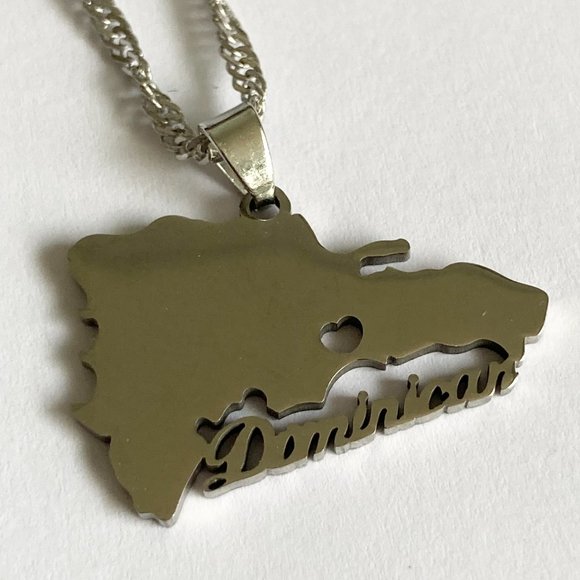 Dominican Republic Map Flag Necklace Stainless Steel 19" Chain Silver Tone - Picture 2 of 7
